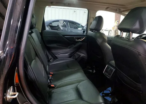 2021 Subaru Forester Touring z USA, uszkodzony, nr VIN JF2SKAXC6MH451483